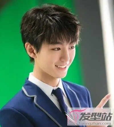 发型男短发学生阳光帅气非常显气质