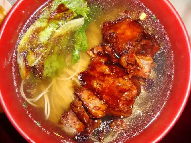 p>排骨面是一道传统 a href="#" data-lemmaid="2908690">面食 /a>