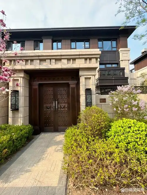 顺义北京城建北京合院的现房别墅,真石材外立面