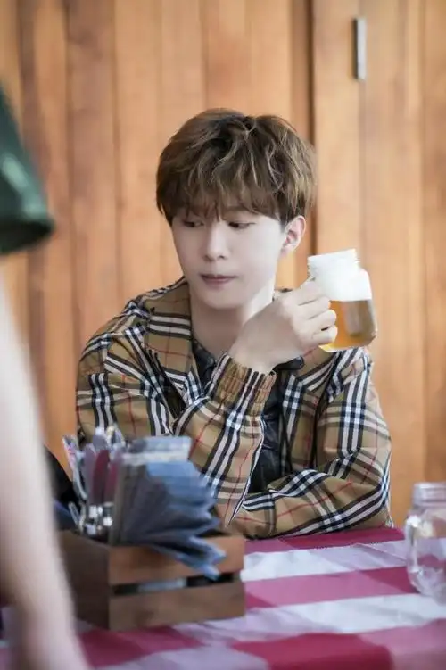 《青春的花路》范丞丞大哭许诺:ninepercent一辈子!