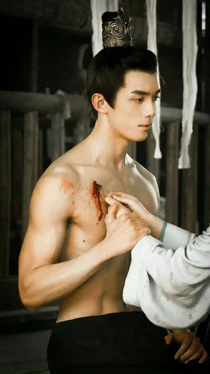 吴磊腹肌# 是男生会羡慕的身材了!这身材刚刚好啊[太开心][太开心]