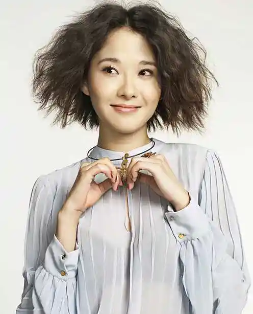 蓬松随性的锡纸烫发型图片女