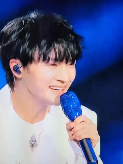 歌手周深个人资料简介(中国好声音周深的成名史)