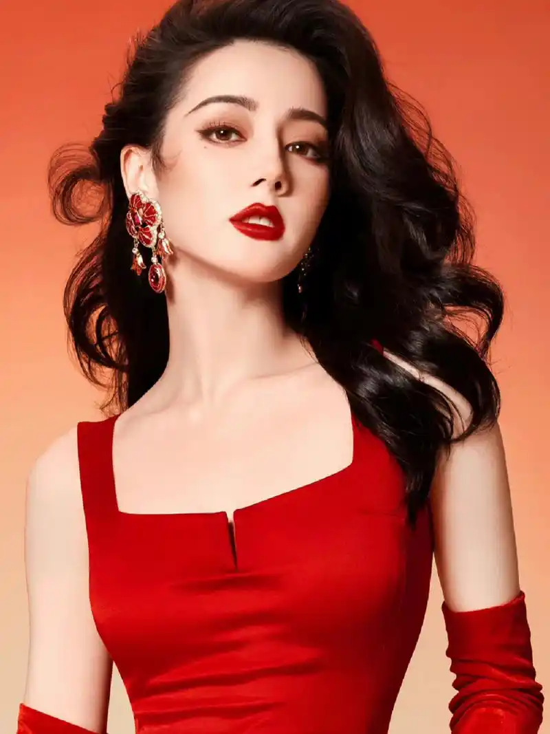 红白玫瑰,迪丽热巴再添一组神图 让我收藏一波神图.