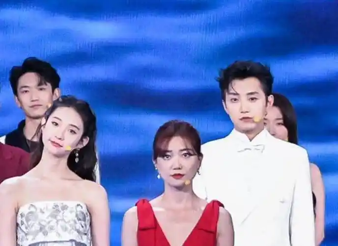 戚砚笛_女友_俩人