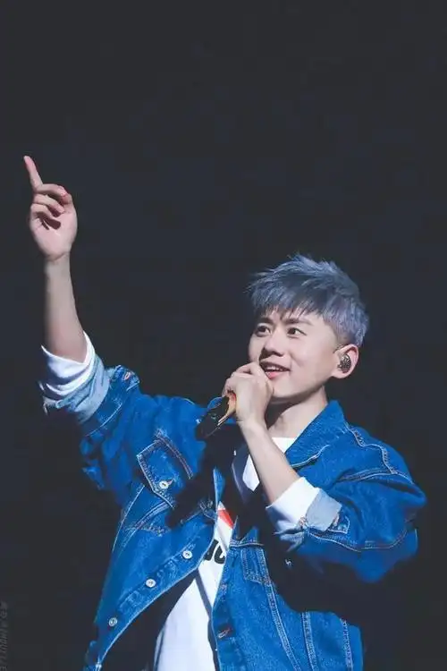 张杰新歌是龙又被国家收走了不愧是给国家上交的歌手