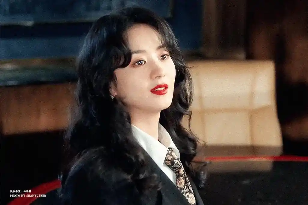 不同的剧里喜欢上喜欢上不同的赵丽颖