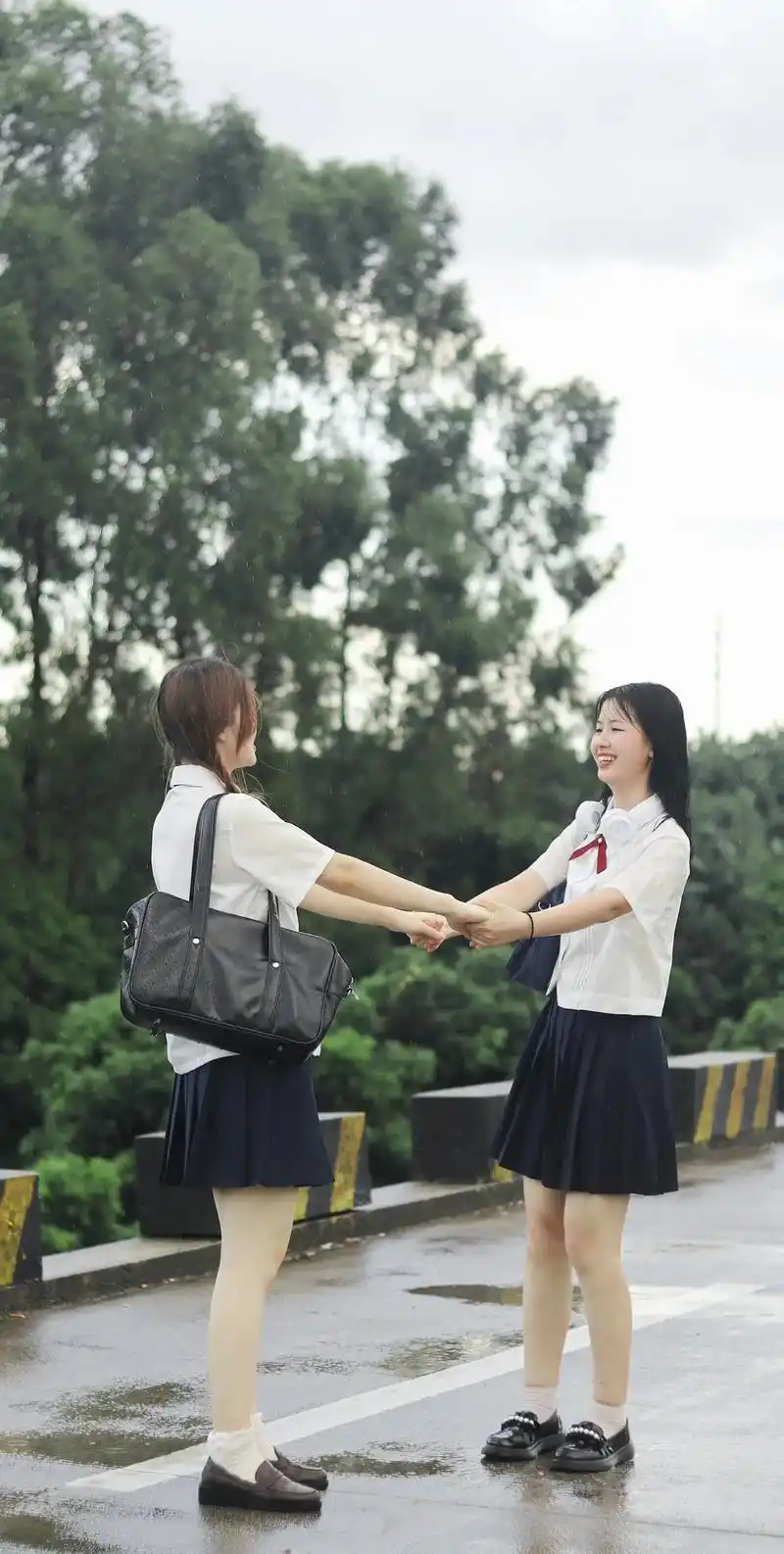 友谊不需要文案,你我就是最好的证明.#摄影 #闺蜜照 - 抖音