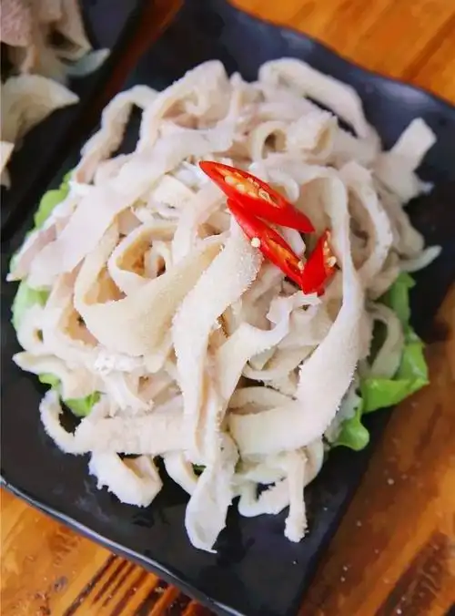 p>羊肚是羊的胃.别名又叫羊胃.