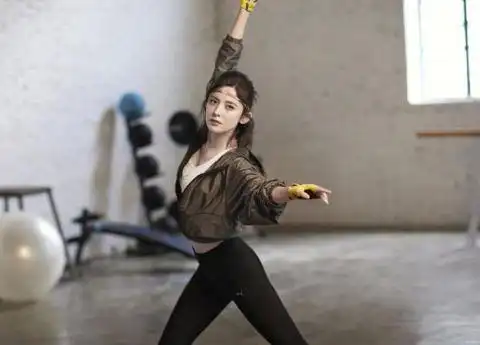 古力娜扎近照,运动造型也能这么美,这颜值够吹一辈子了