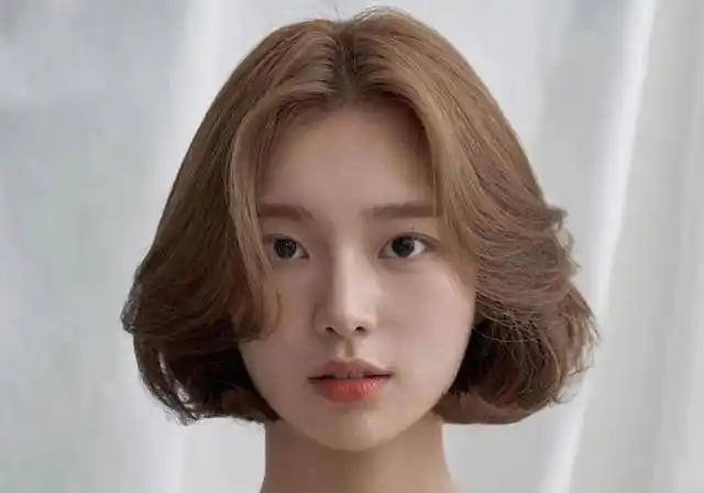 适合30岁的气质发型波波头知性外翻短发减龄清爽中发最女人