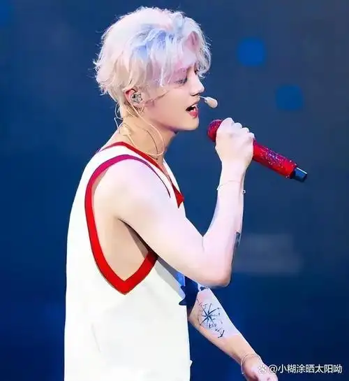 没想到蔡徐坤塌房后!鹿晗再一次成标杆,现在才看到他多"精明"