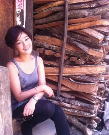 【图】降央卓玛素颜照曝光 细说背后辛酸往事