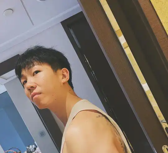 白举纲身材管理打卡上热搜了?到底是怎么回事?|腹肌|太帅_网易订阅