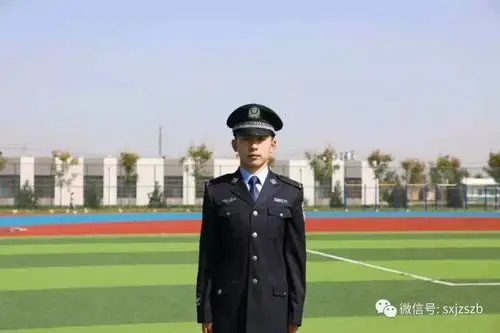 警服在身,责任在肩,警心如玉.