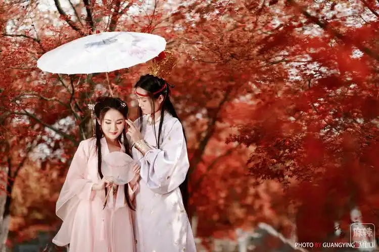 枫叶红情更浓--古风人像摄影