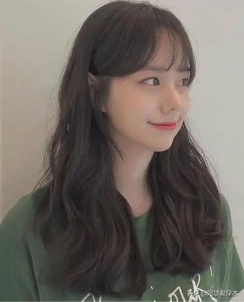 2021新发型女中长发烫发(2021新发型女中长发烫发图片)-天晟网