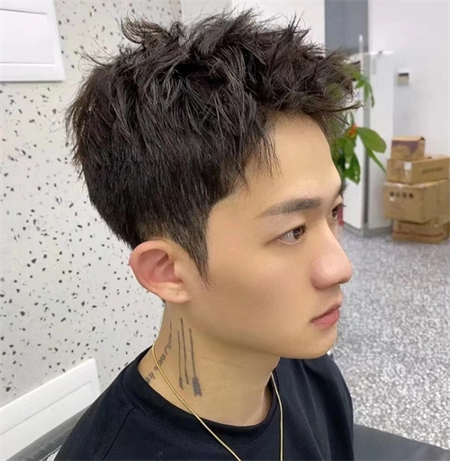 今年最流行的男生烫发 钢夹烫帅到没边了_男生烫发 - 美发站