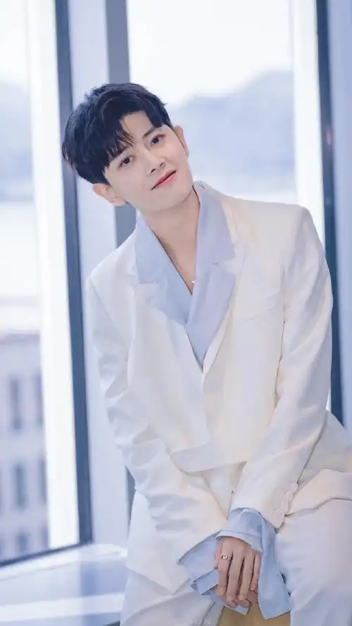 任嘉伦2021嘉速前进