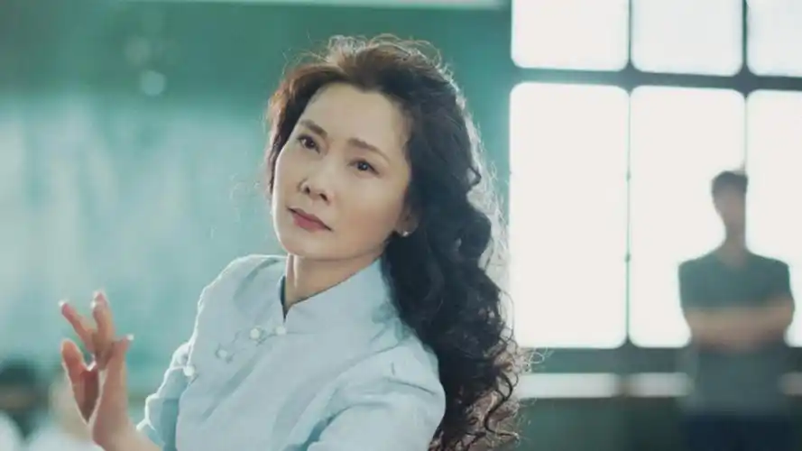 专访何赛飞:做演员是生命折旧,但我宁愿少活几年_腾讯新闻