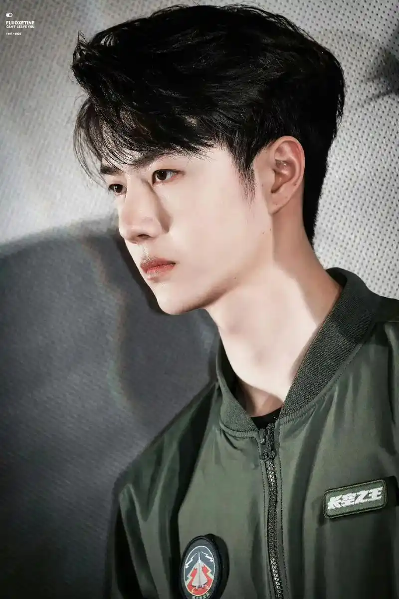 酷酷的大男孩.#王一博 酷盖#向全世界安利王一博 帅气十足@ - 抖音