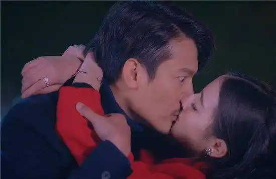 鹿晗问热巴初吻给了谁答案比想像中残酷心疼傻狍子