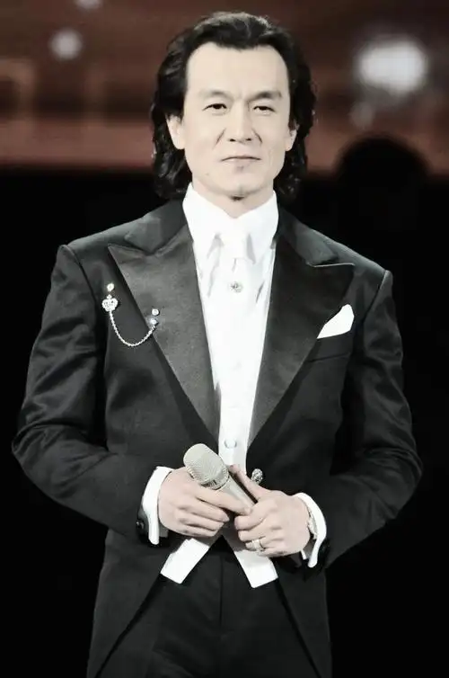 李咏个人资料简介(李咏:离开央视"早有预谋",现身美国挨骂三年,是我们