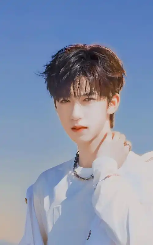 贺峻霖 fashion plate##时代少年团氛围感天台大片