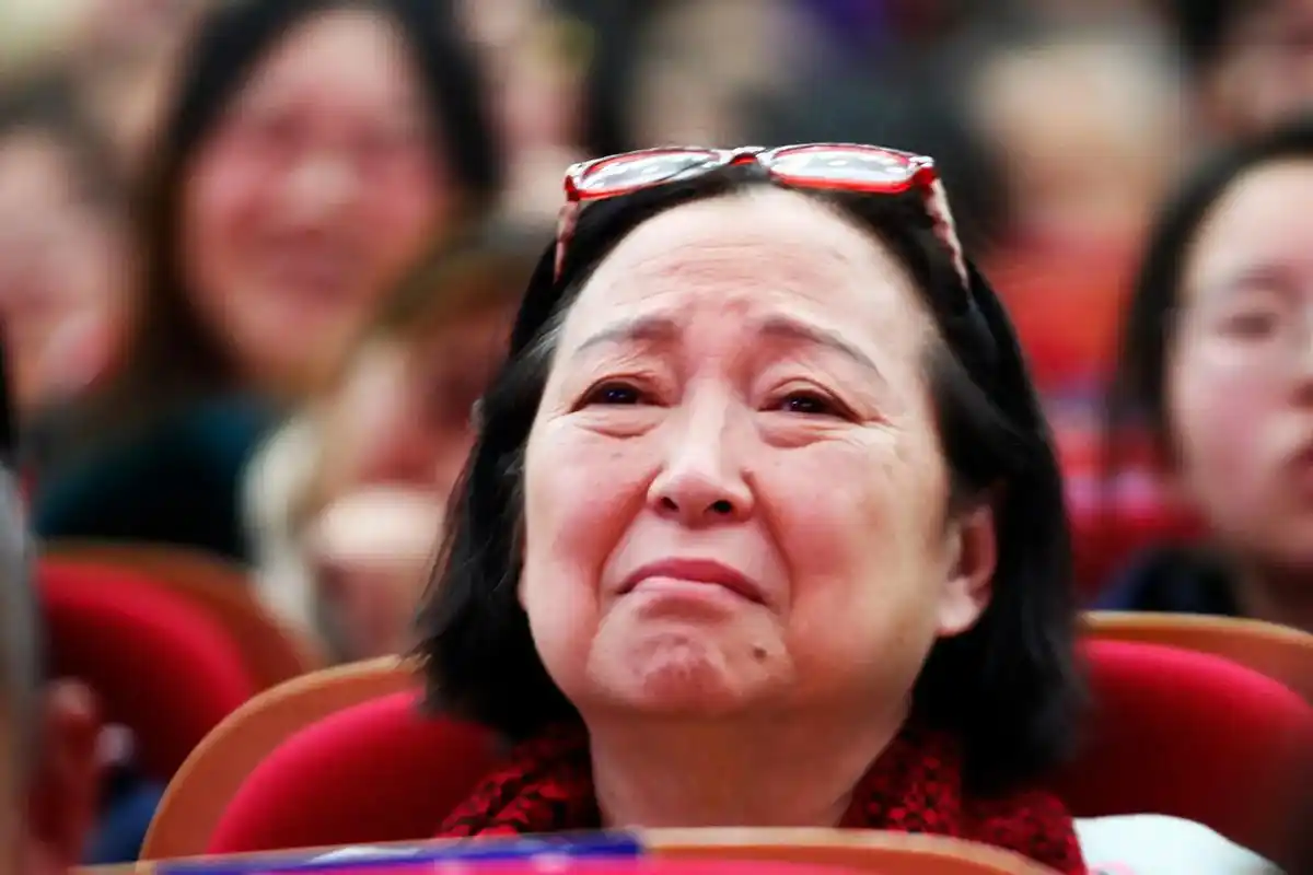 方芳回家 方芳,原名周正芳  ,安徽全椒人,1953年出生于 - 抖音