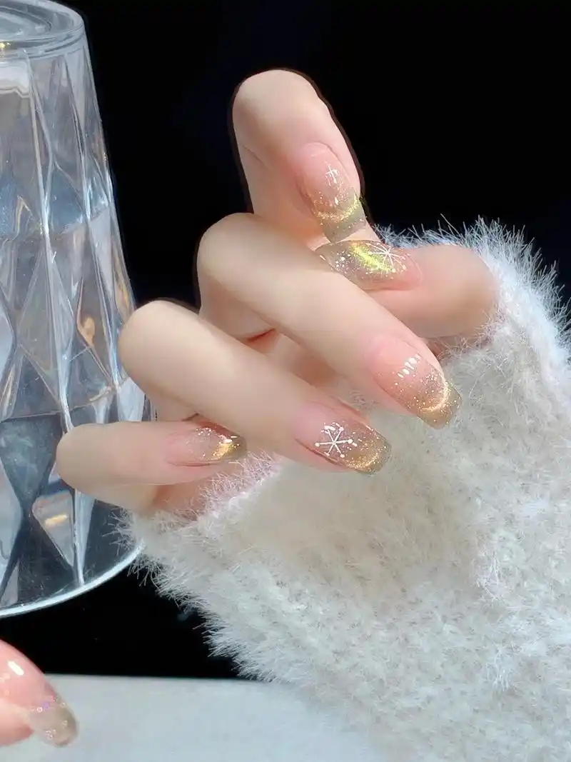 炒鸡炸街双色猫眼美甲 必须安利 #猫眼美甲 #美甲分享 #星 - 抖音