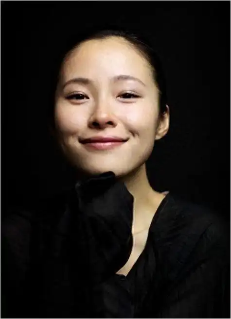 江一燕从小展露舞蹈天赋支教十年被质疑如今为幸福而活