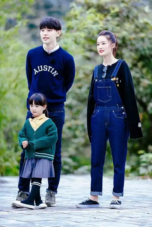 网友都说:简直就是"一家三口即视感"呀?~大家