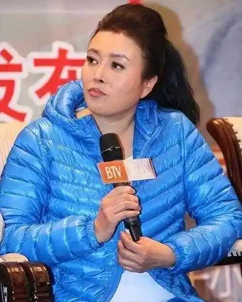 丁嘉丽:年轻时没管住下半身铸成大错,孙红雷害她至深却成功洗白_女儿