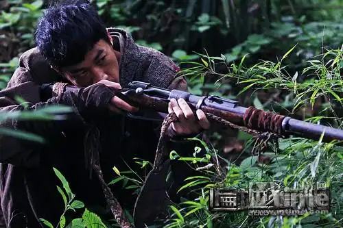 《遍地狼烟》12月2日上映 解密狙击手神秘生活