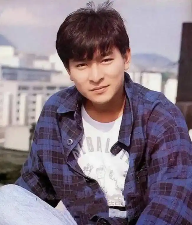 刘德华年轻时的照片现实比故事更真实