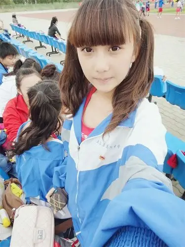 初中女生自拍照片我们都是校服控