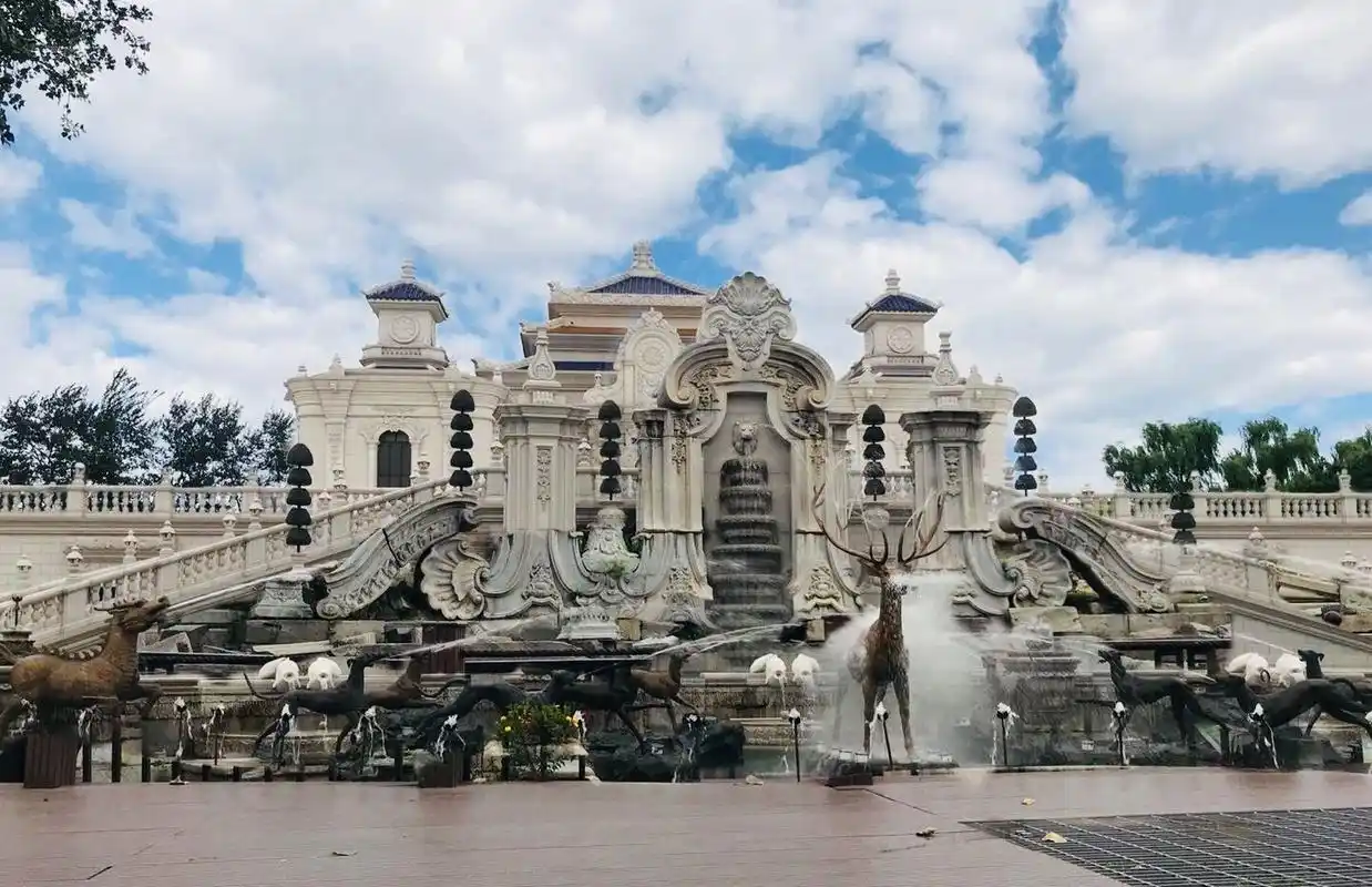 圆明园西洋楼复原图 由中国建筑科学研究院于帆先生制作.