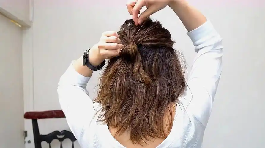 02:28  来源:好看视频-夏日优雅大作战,一款女人味十足的发型扎法