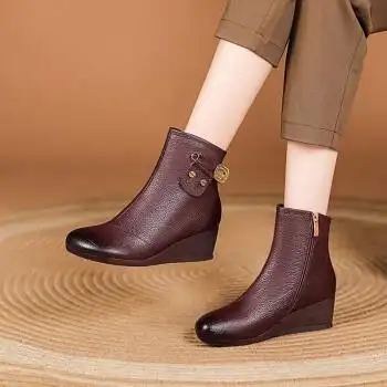 足颜鞋子女牛皮短靴女春秋单靴坡跟女鞋中跟时尚马丁靴女加绒软皮妈妈