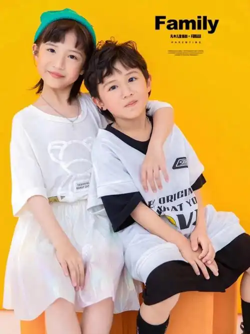 family凡木姐弟合影分享