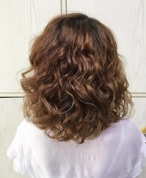 原创40到60岁女性剪短发烫小卷时尚减龄真洋气