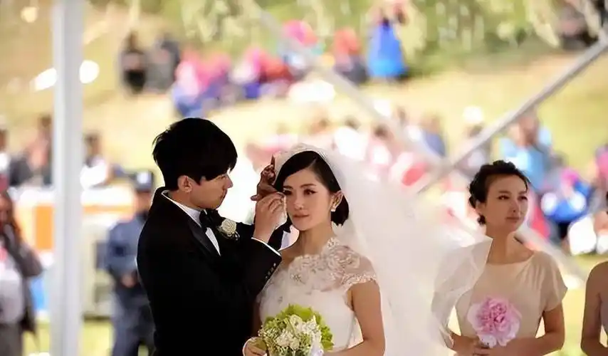 张杰:谢娜不是社牛,曾在婚礼上紧张!