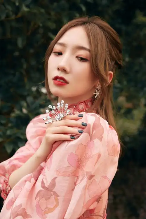 孟美岐复古牡丹蓬蓬裙##孟美岐听说很好吃