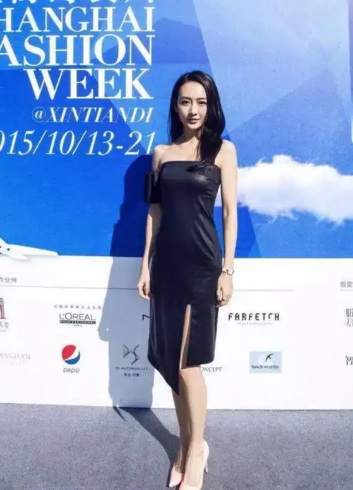 王鸥到底有多撩人?看看她自创的鸥式坐姿,美得一发不可收拾