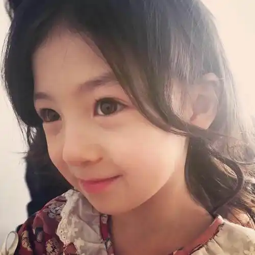 软萌漂亮的混血baby快到碗里来