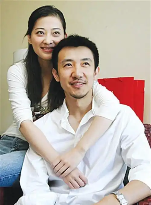 卑微6年豪掷400万却养了个白眼狼梅婷的爱情值得深思