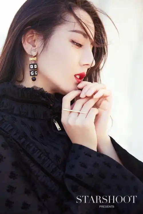 目前最火的50位女明星女明星名字大全列表