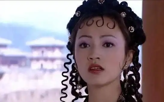 50岁华谊老板娘又演"妈",与当年演"妲己"时判若两人!