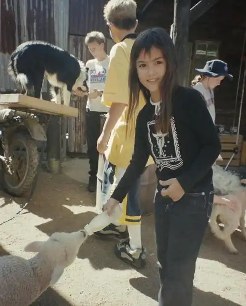 昆凌童年照昆凌晒童年照心疼澳洲大火带来的破坏