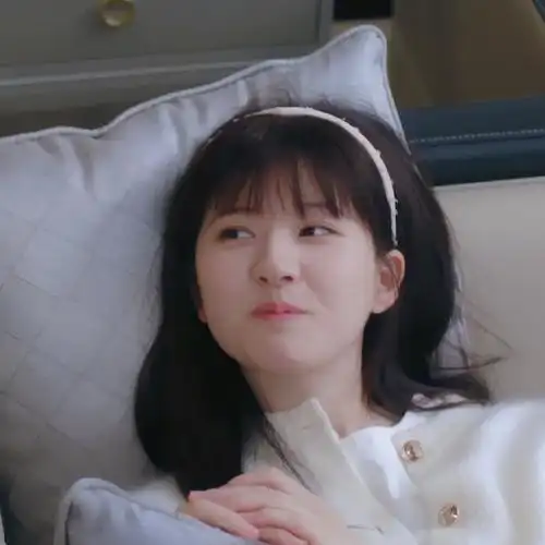 赵露思桑稚头像